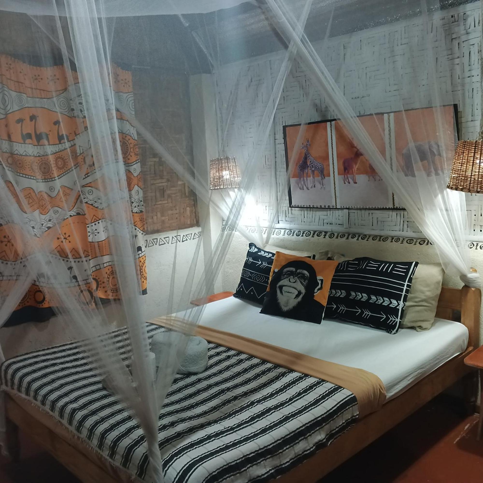 Two Crazy Monkeys Hotel Bakhawan ภายนอก รูปภาพ