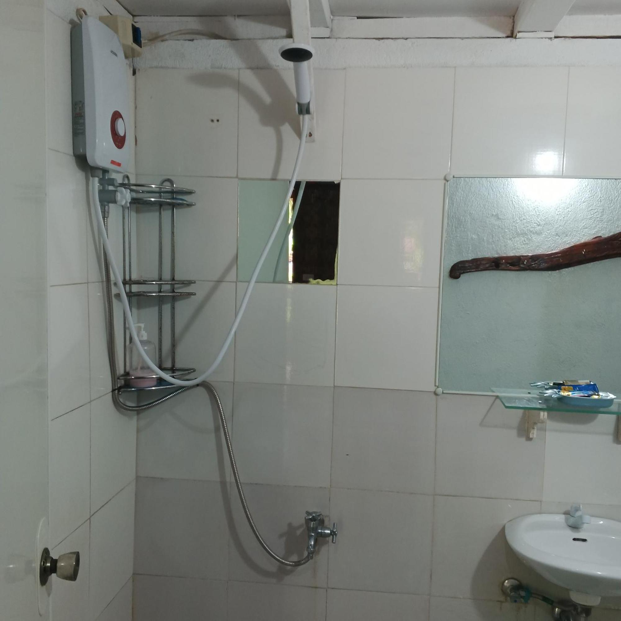 Two Crazy Monkeys Hotel Bakhawan ภายนอก รูปภาพ