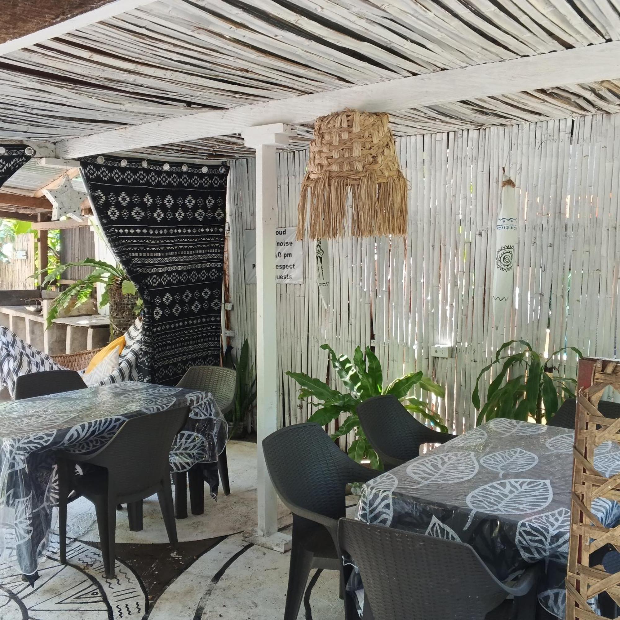 Two Crazy Monkeys Hotel Bakhawan ภายนอก รูปภาพ