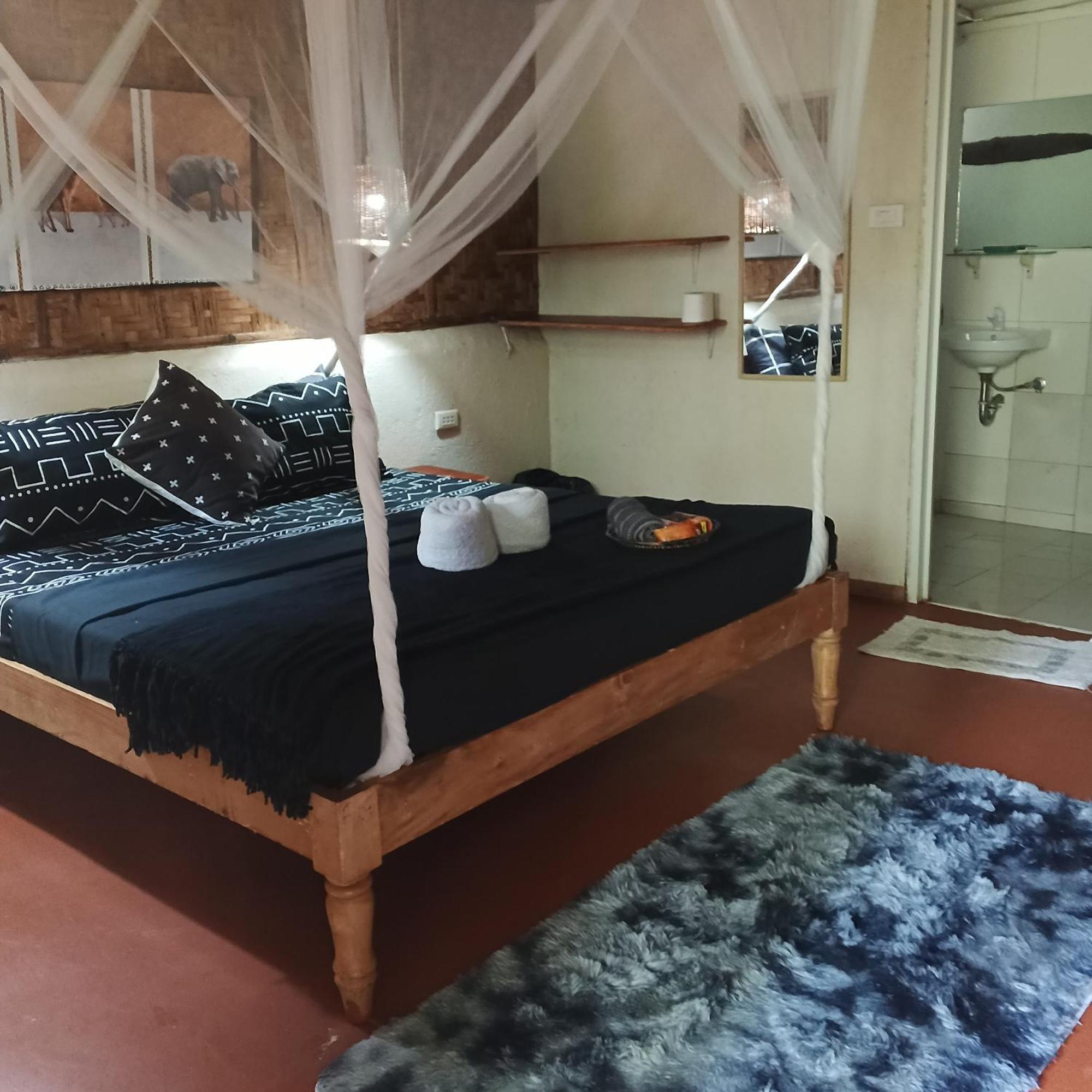 Two Crazy Monkeys Hotel Bakhawan ภายนอก รูปภาพ